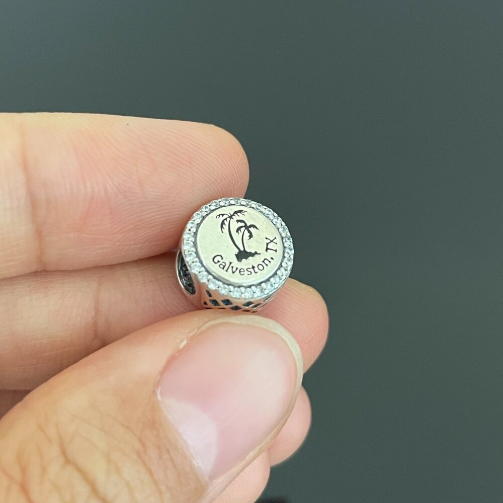 Pandora Galveston.TX Exclusive Charm